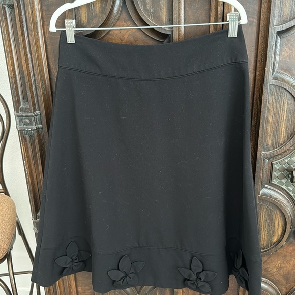 East 5th black A-shape skirt in mint condition. - Picture 2 of 8